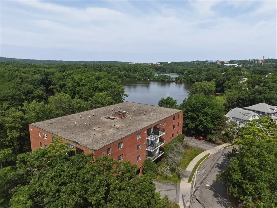 209 Riverview Ave #5, Newton, MA 02466 - #3