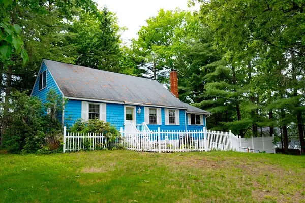 84 Hemlock Dr, Fitchburg, MA 01420