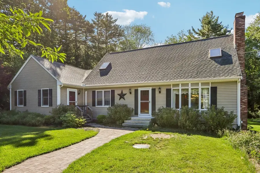 859 Union St, East Bridgewater, MA 02333 - #2