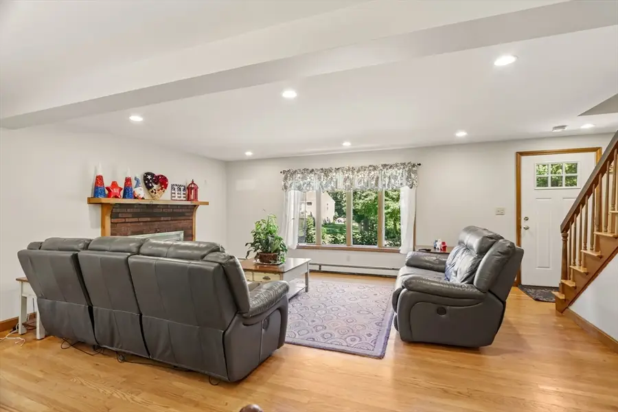 859 Union St, East Bridgewater, MA 02333 - #3