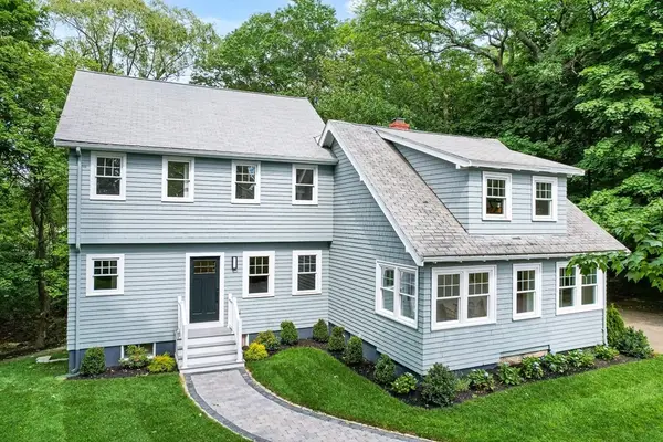 9 Brookside Place, Winchester, MA 01890