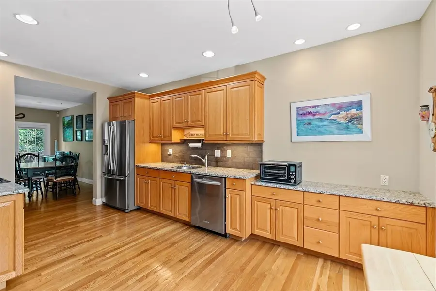 121 Revere St #M, Canton, MA 02021 - #3