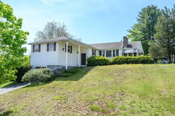 4 Hickory Rd, Natick, MA 01760