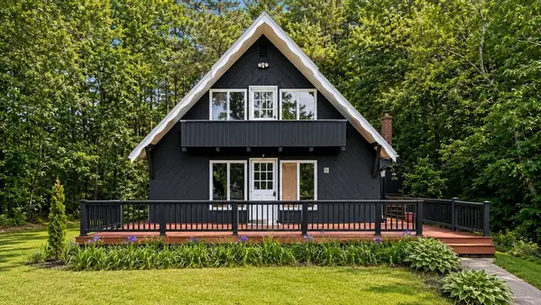 16 Douglas Dr, Ayer, MA 01432