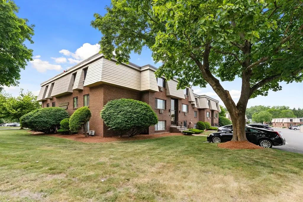 5 Hallmark Gardens #12, Burlington, MA 01803 - #1