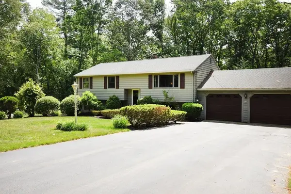 212 Spruce Way, Hanover, MA 02339