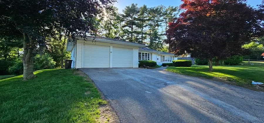 22 Pondview Cir, Brockton, MA 02301 - #2