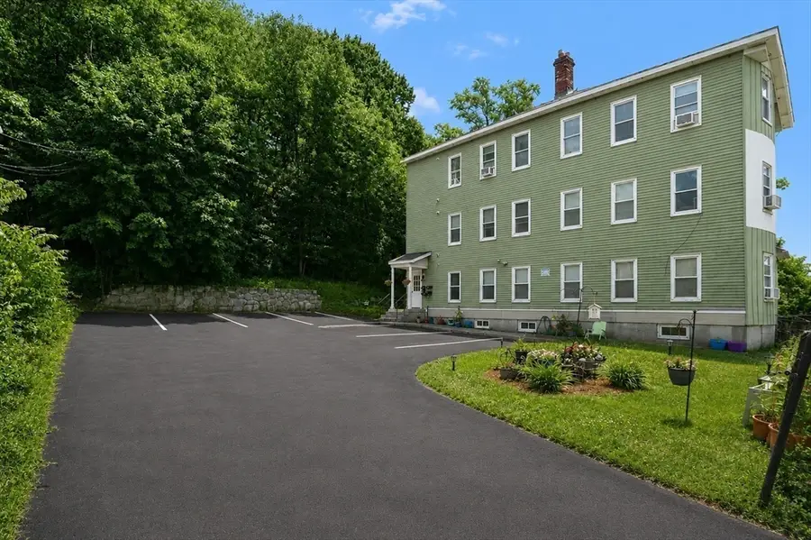 576 Franklin St, Worcester, MA 01608 - #3