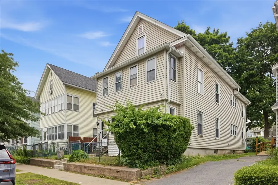 133 Oak St, Holyoke, MA 01040 - #2