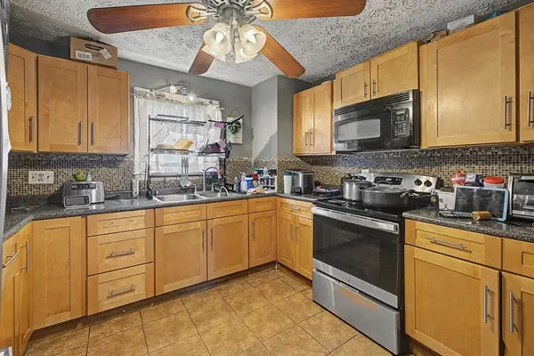 23 Jenness St, Springfield, MA 01104