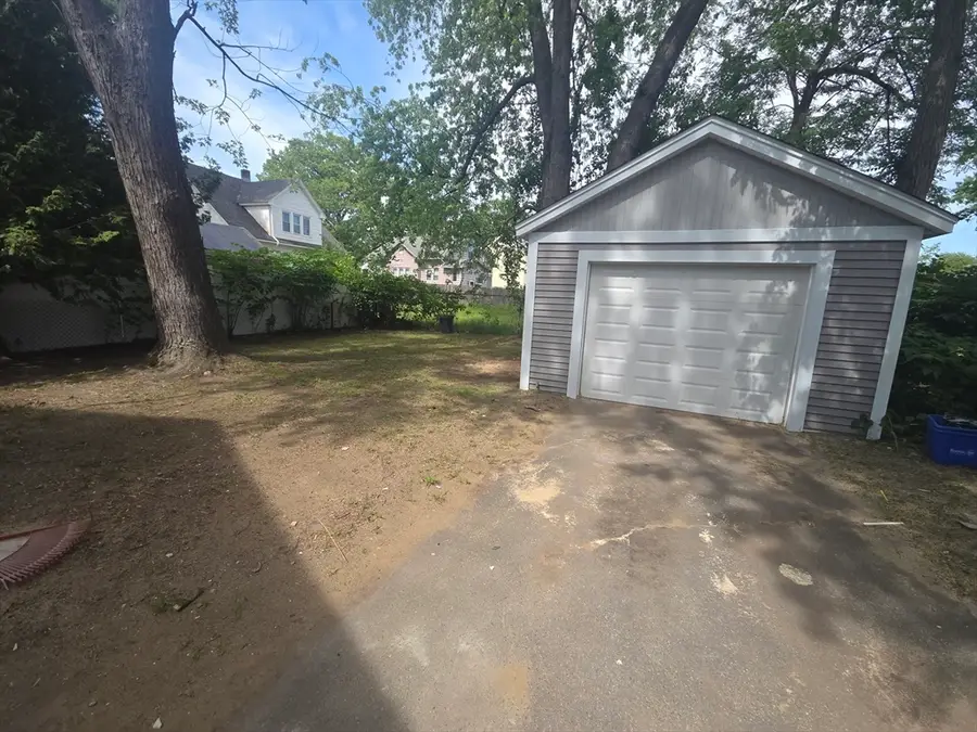 49 Corona St, Springfield, MA 01104 - #2