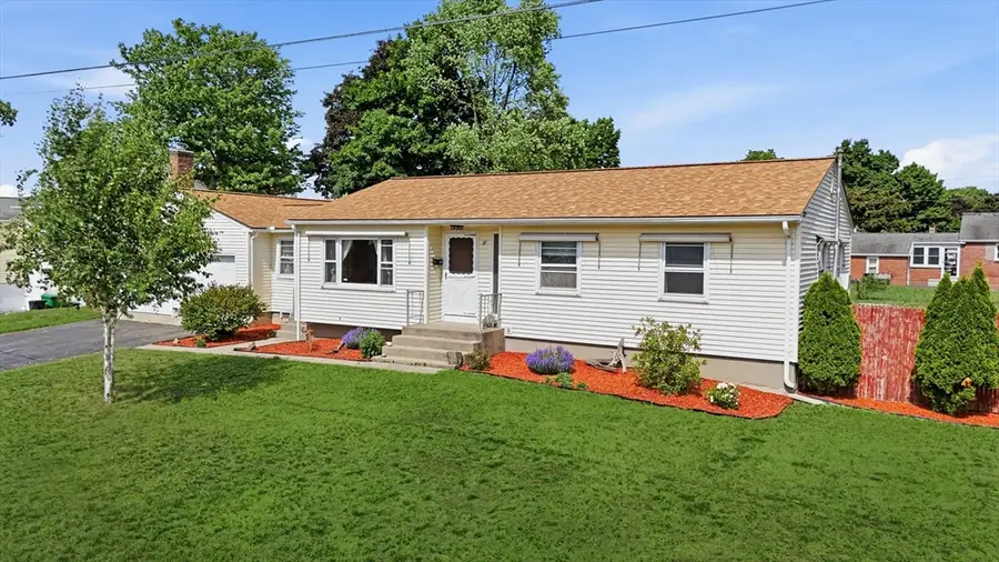 37 Woodcrest Ct, Chicopee, MA 01020 - #2