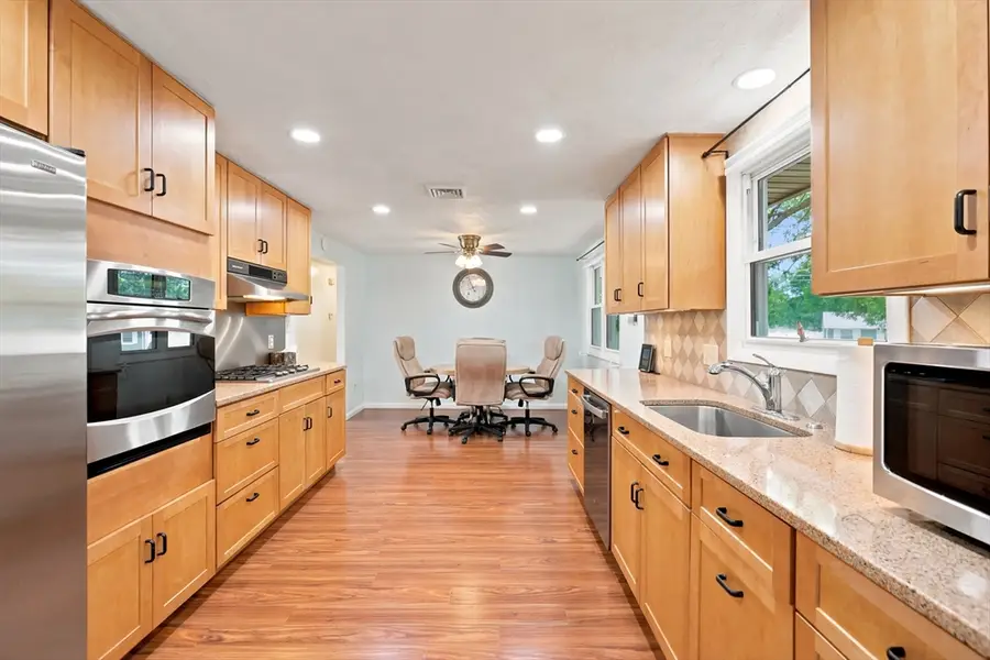 4 Surrey Ln, Peabody, MA 01960 - #2