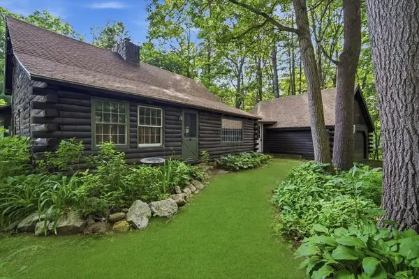 95 Packardville Rd, Pelham, MA 01002