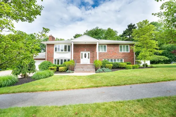 5 Albemarle Rd, Norwood, MA 02062