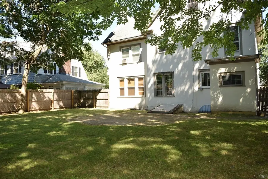 33 Stratford Terrace, Springfield, MA 01108 - #3