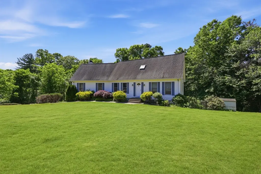 30 Cara Ln, Westfield, MA 01085 - #1