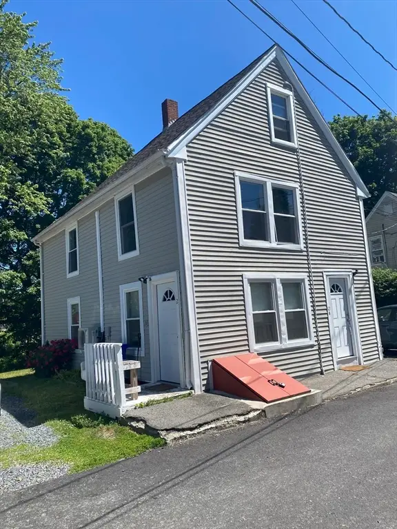 12 Campbell Ct, Taunton, MA 02718