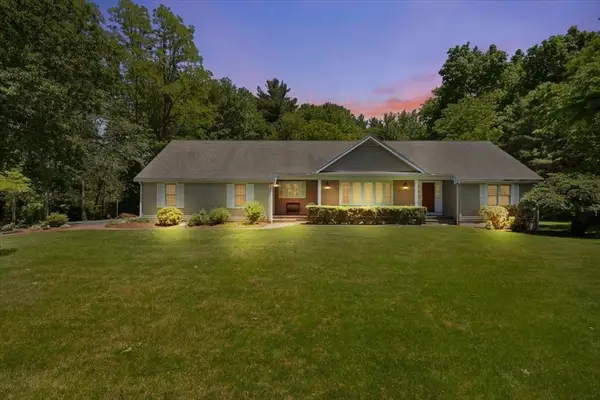 68 Middleboro Ave, Taunton, MA 02780