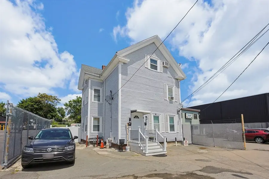 18 Washburn Ave, Brockton, MA 02301 - #3