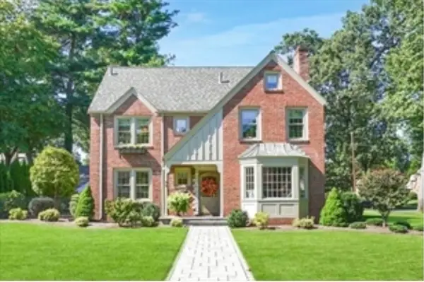 70 Dover St, Longmeadow, MA 01106