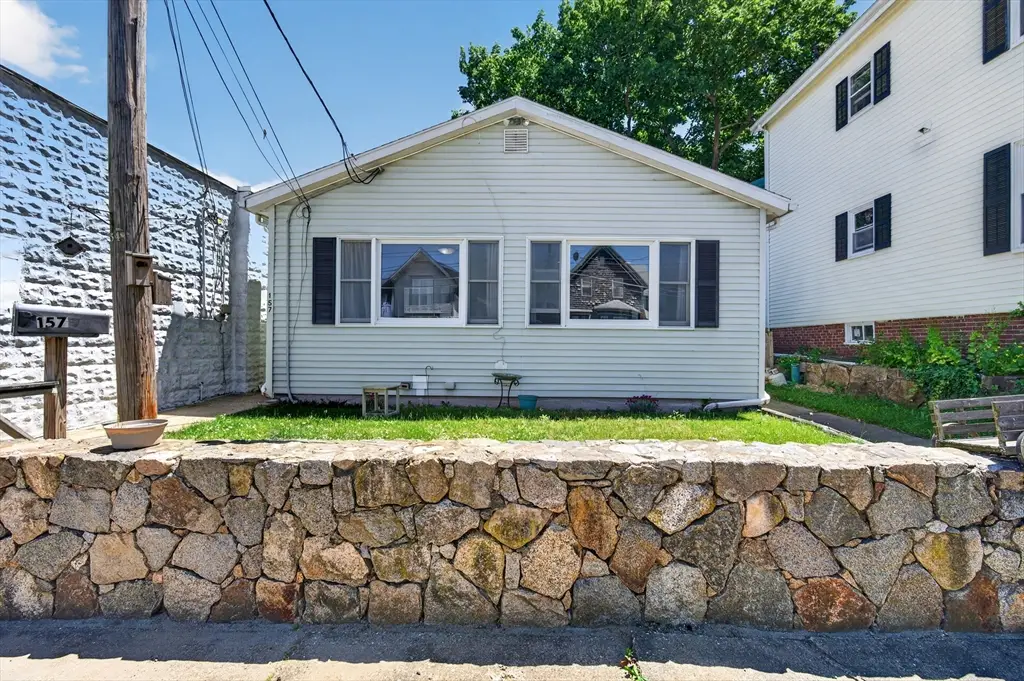 157 Maplewood Ave, Gloucester, MA 01930 - #1