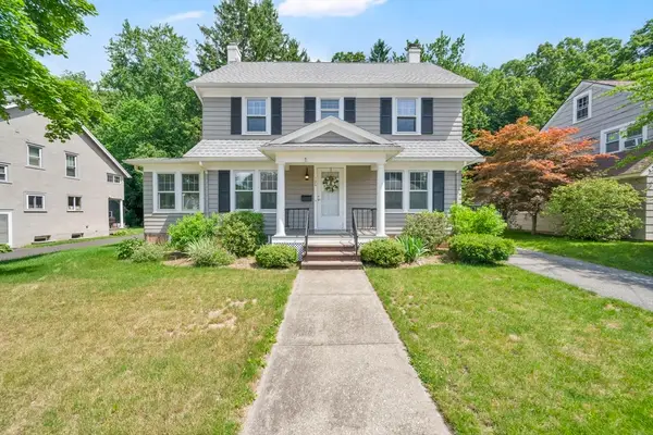 124 Westmoreland Ave, Longmeadow, MA 01106
