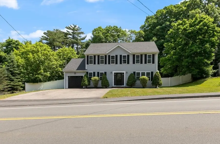 418 Beech St, Rockland, MA 02370 - #3