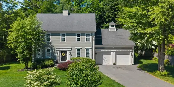 26 Hutchins St, Shrewsbury, MA 01545