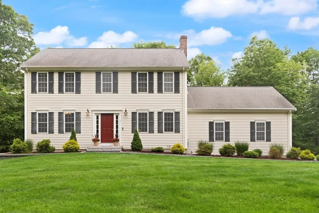 5 Winchester Rd, Medway, MA 02053 - #1