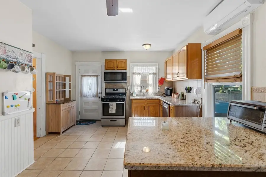 116 Liberty St, New Bedford, MA 02740 - #2