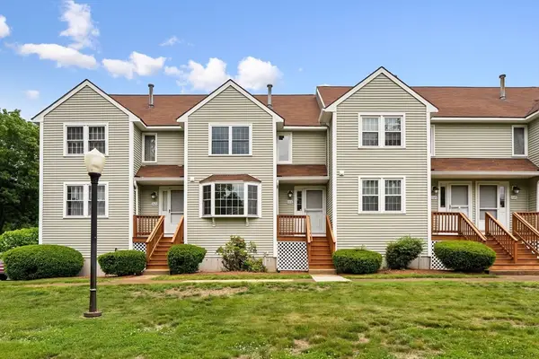 144 Patrick Rd #144, Tewksbury, MA 01876