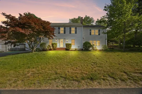 8 Robinwood Dr, Canton, MA 02021