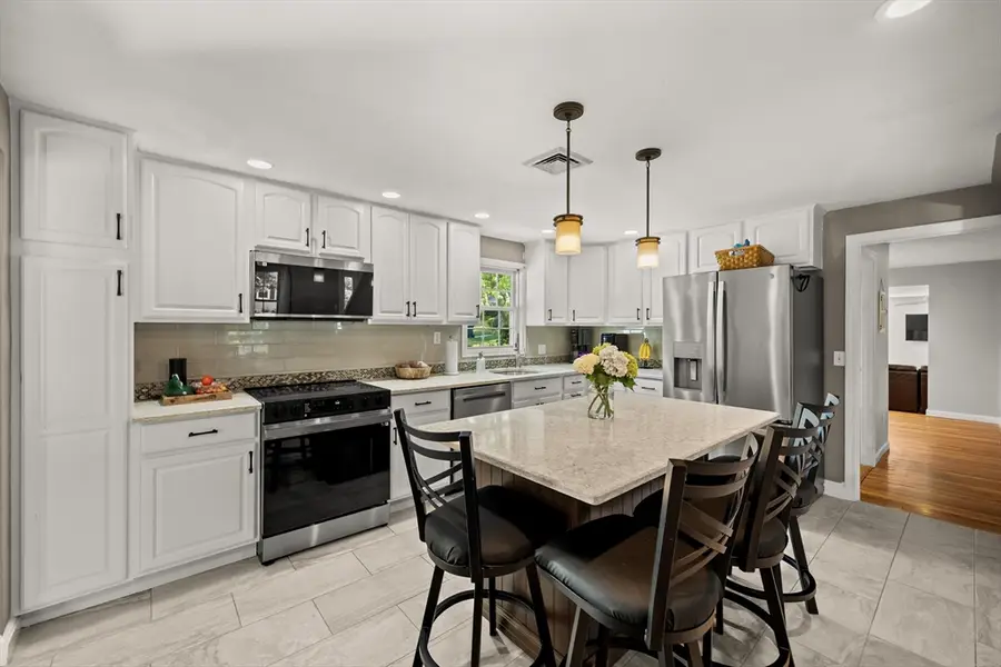 8 Robinwood Dr, Canton, MA 02021 - #2