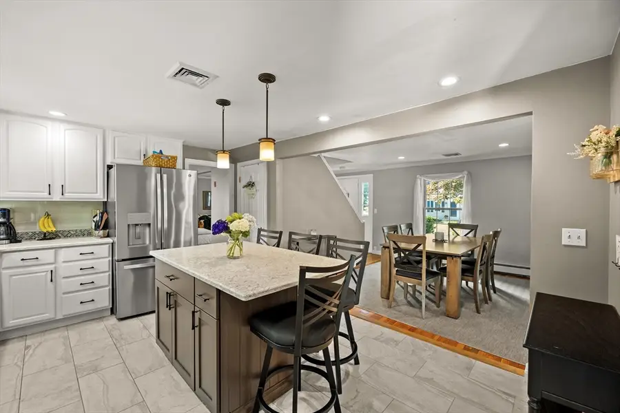 8 Robinwood Dr, Canton, MA 02021 - #3