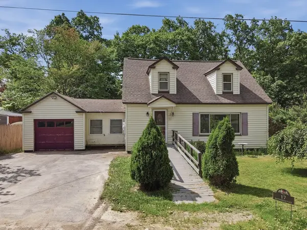 17 Buttonwood Place, Lunenburg, MA 01462