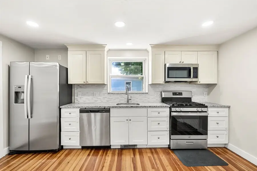 30 Primrose St, Haverhill, MA 01830 - #3