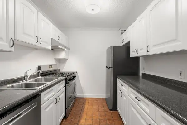 33 Pond Ave #523, Brookline, MA 02445