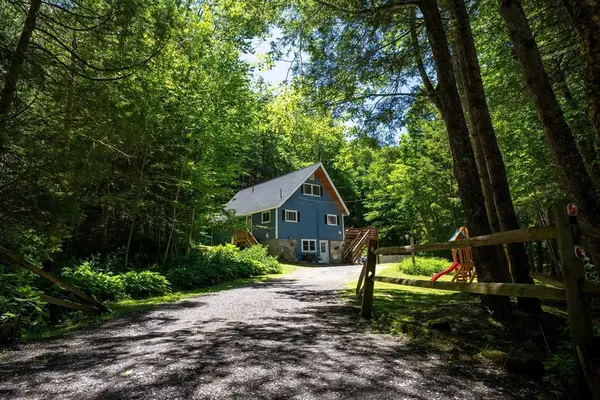 519 Warwick Rd, Northfield, MA 01360