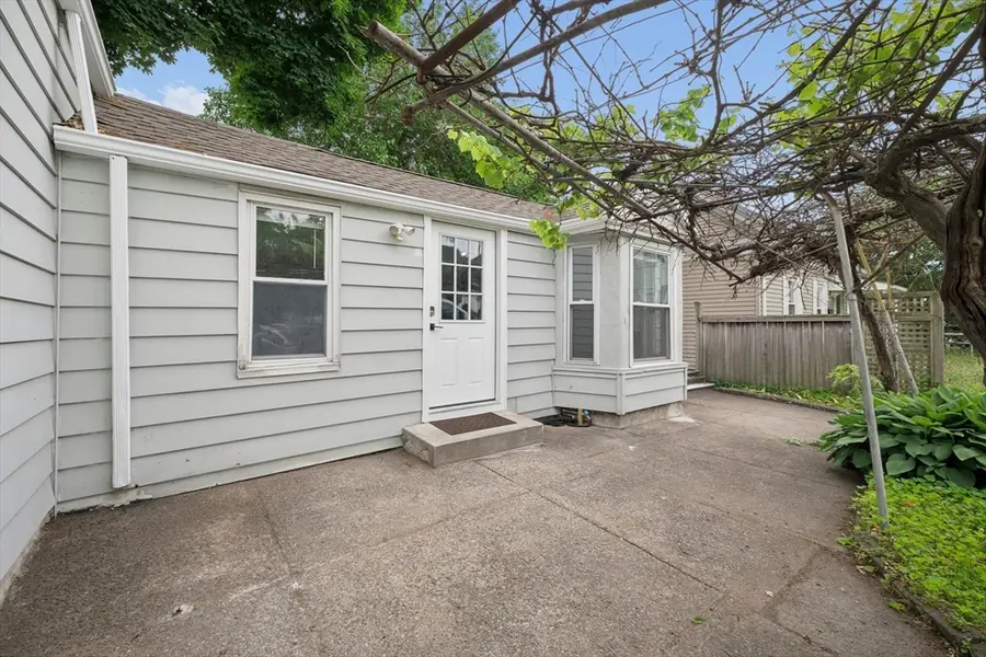 370 Pleasant St, Pawtucket, RI 02860 - #2