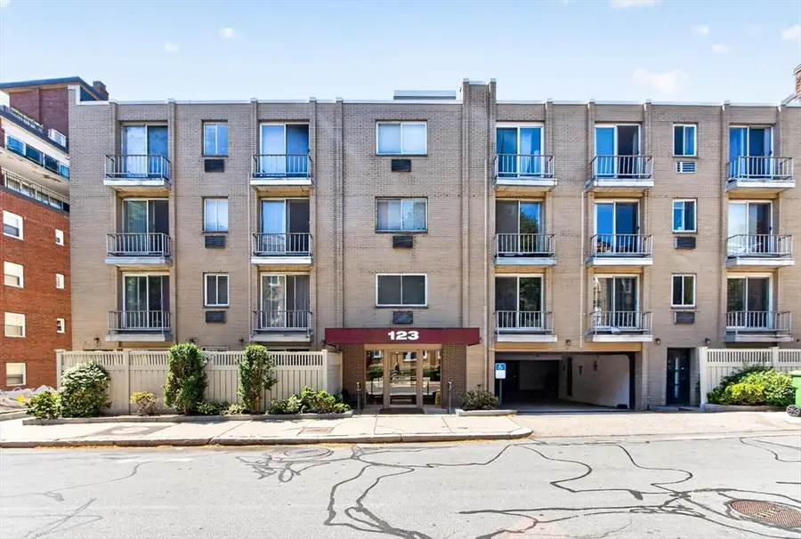 123 Sewall Ave #2K, Brookline, MA 02446 - #3