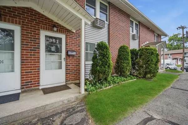 103 Manor Court #103, Springfield, MA 01118