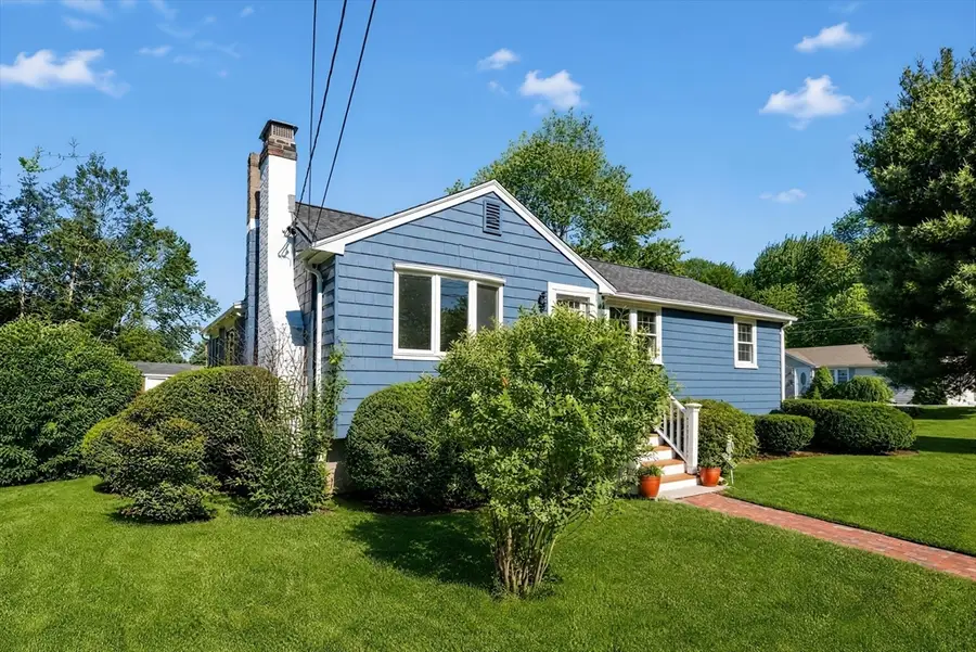 3 Rindone St, Holbrook, MA 02343 - #2