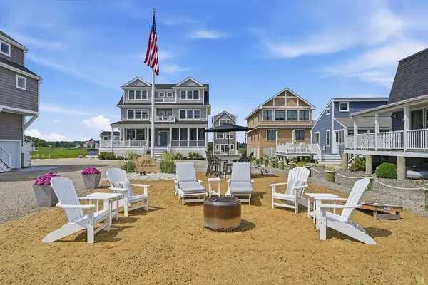 135 Glades Rd, Scituate, MA 02066