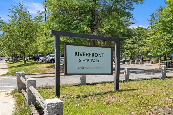 18-20 Everett St, Lawrence, MA 01843