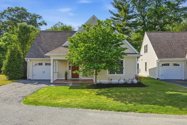 8 Cheevers Path #8, Bedford, MA 01730