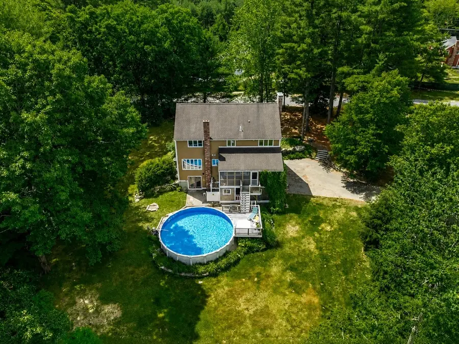 4 Swallow Ln, Dunstable, MA 01827 - #3