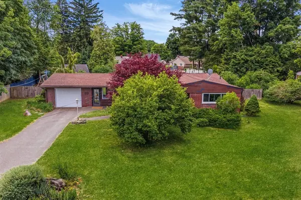 6 Valley Ln, Easthampton, MA 01027