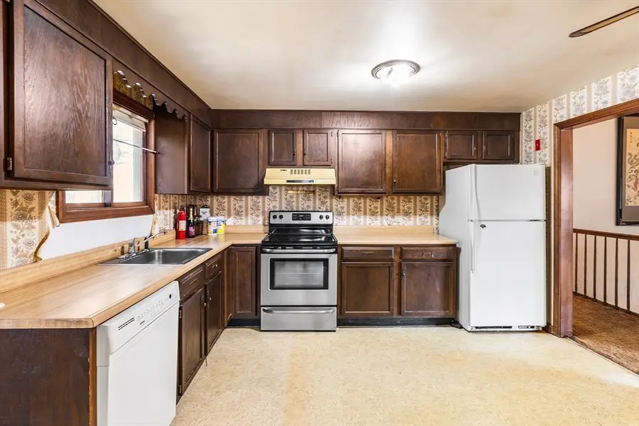 21 Liberty Ln, Norwood, MA 02062 - #2