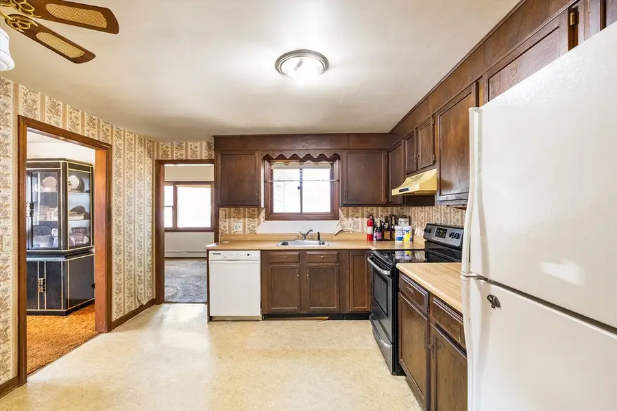 21 Liberty Ln, Norwood, MA 02062 - #3